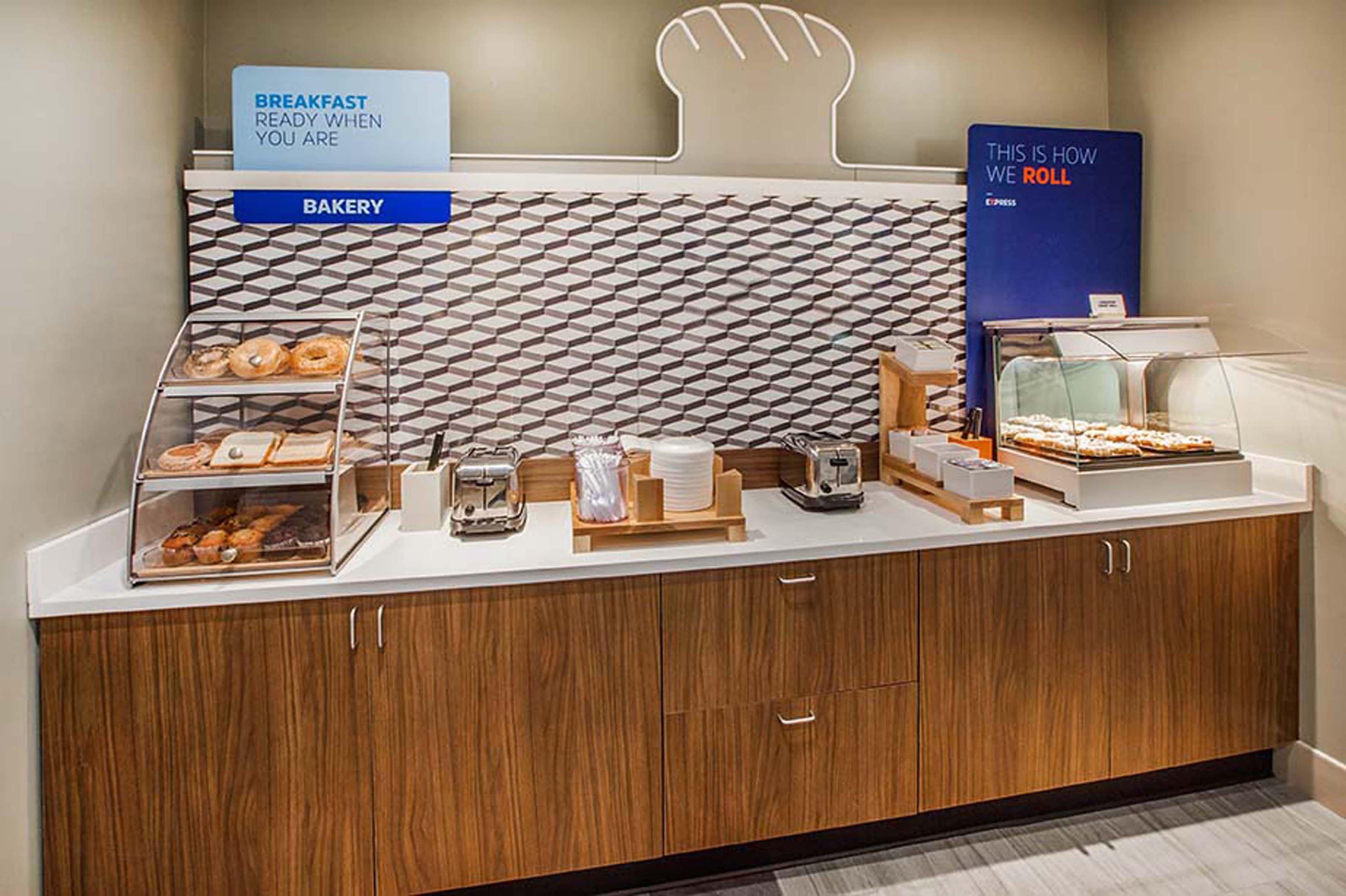Holiday Inn Express Hotel & Suites Fort Wayne By Ihg Ellisville Ngoại thất bức ảnh
